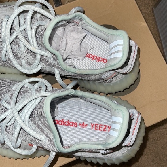 adidas Yeezy Boost 350 V2 Blue Tint - Picture 4 of 5